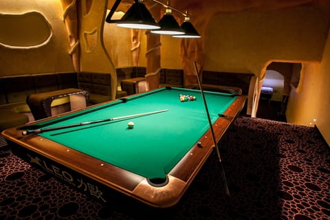 Billiard, Evening entertainment