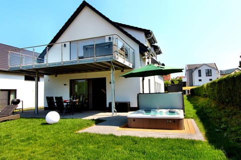 Luxus_EG_Fewo TEE ONE Apartamento in Mecklenburgische Seenplatte