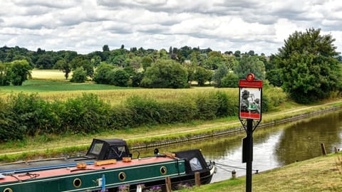 Narrowboat at Weedon Inn in Daventry District