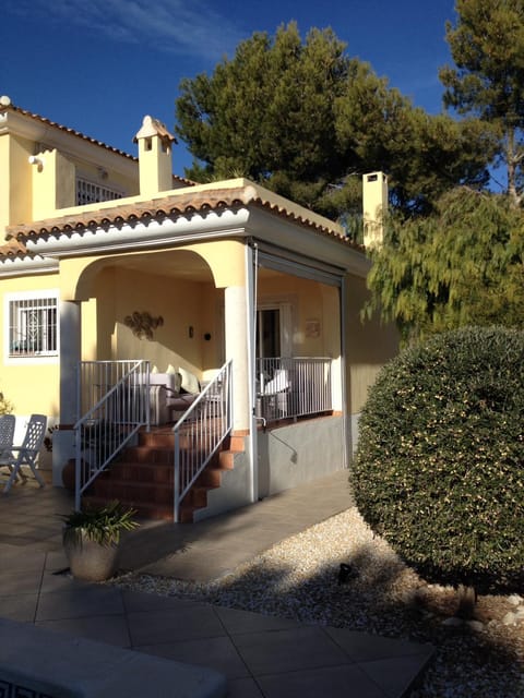 Facade/entrance, Garden, Seating area