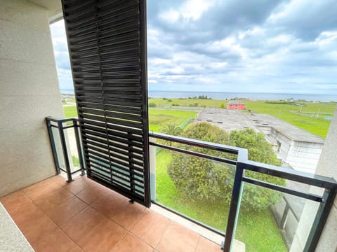 Natural landscape, View (from property/room), Balcony/Terrace