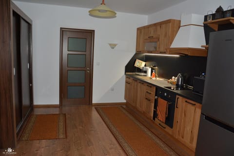 Coffee/tea facilities, Kitchen or kitchenette, Living room, Dining area, Communal kitchen