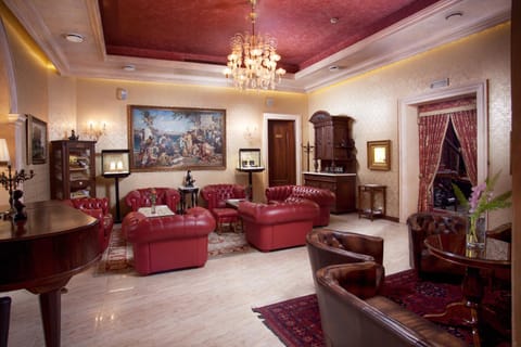 Communal lounge/ TV room, Day, Lobby or reception, Decorative detail, Area and facilities