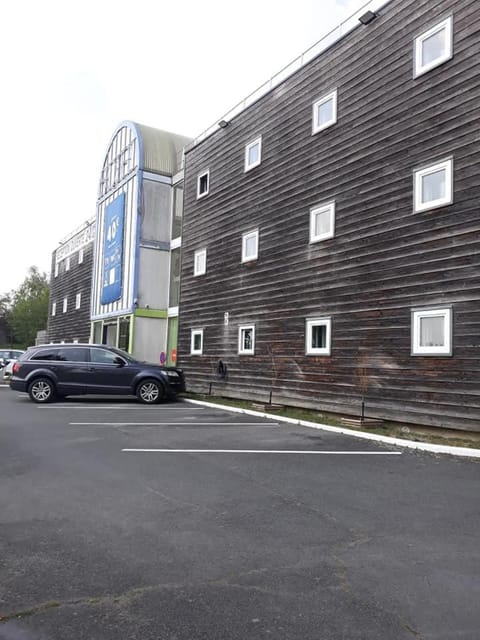 Property building, Facade/entrance, Property logo or sign