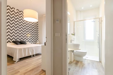 Bathroom, Photo of the whole room, Bedroom