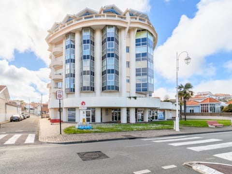 Apartment Grand voile by Interhome Appartement in Arcachon