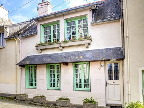 Holiday Home La Congrière by Interhome House in Cancale