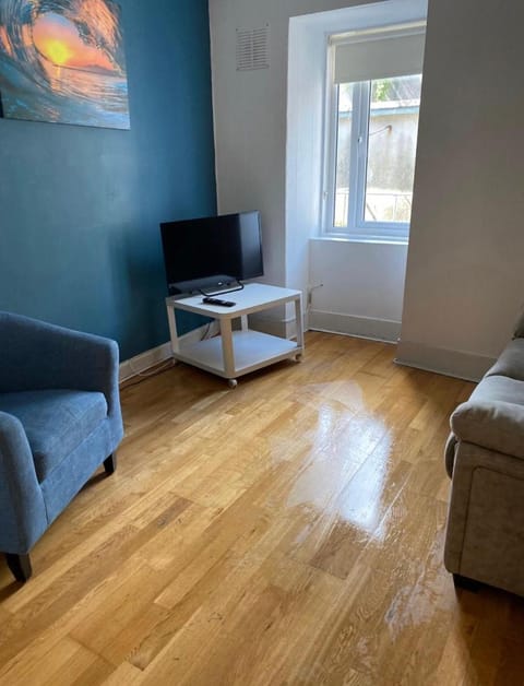 Cheap Budget Accommodation Condo in Galway