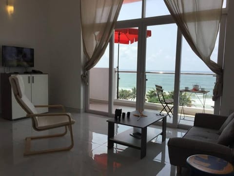 Balcony/Terrace, Living room, Seating area, Sea view