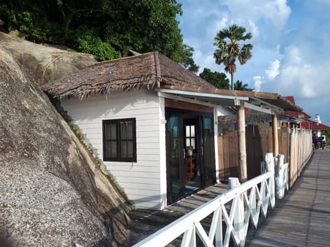 Lighthouse Bungalows Campground/ 
RV Resort in Ban Tai