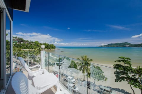 The Front Hotel and Apartments Hôtel in Patong