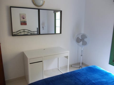 Caleta Paraiso - Lovely Coastal Apartment Condo in Maxorata