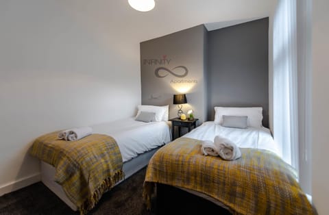 Liverpool Harrow Road Sleeps 6- Infinity Apartment Casa in Liverpool