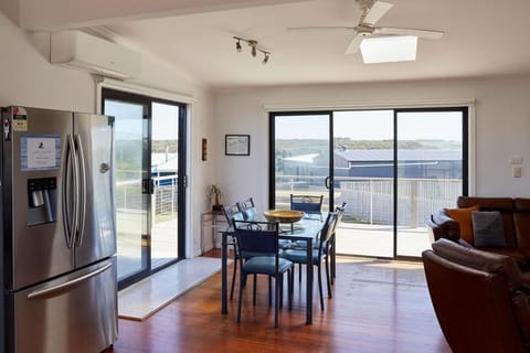 Ocean View Getaway Casa in Port Campbell