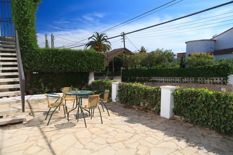 Patio, Dining area