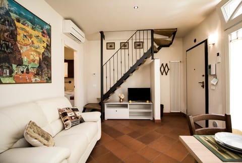 Bathroom, Kitchen or kitchenette, Living room, Dining area