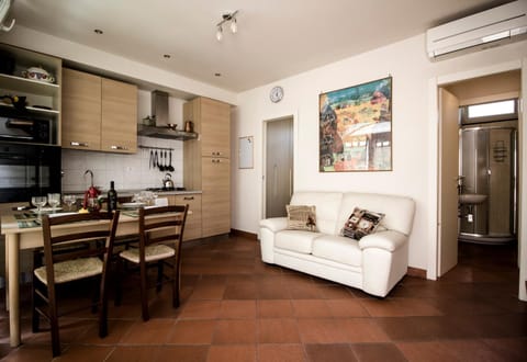 Bathroom, Kitchen or kitchenette, Living room, Dining area