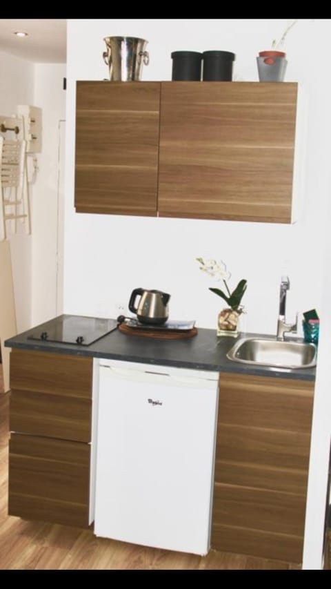 Coffee/tea facilities, Kitchen or kitchenette