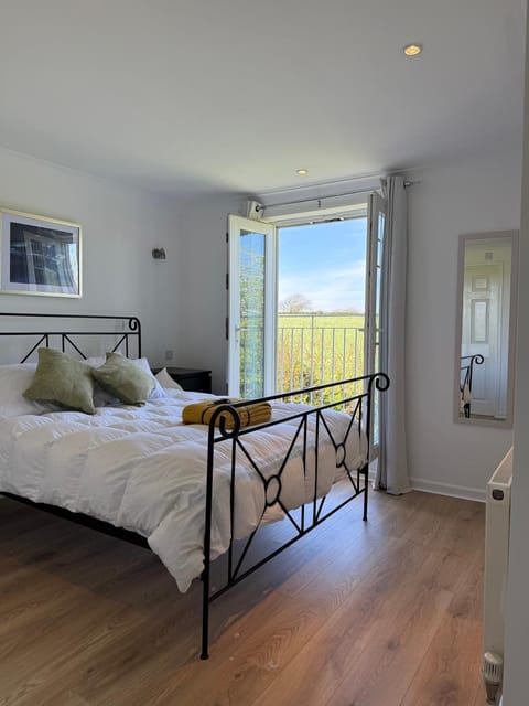 Natural landscape, View (from property/room), Bedroom