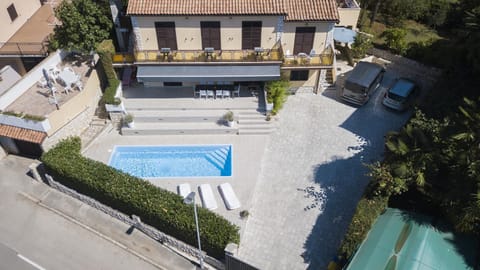 Property building, Swimming pool