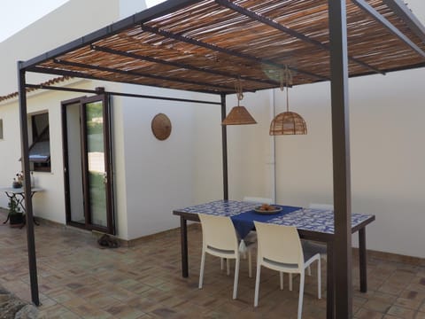 Patio, Dining area