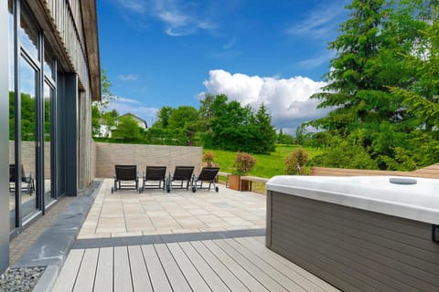 Hot Tub, Sauna, Balcony/Terrace, Spa and wellness centre/facilities