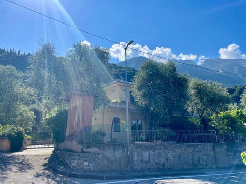 Casa Mario & Laura Ferienwohnungen FREE WI-FI PARKING Condominio in Malcesine