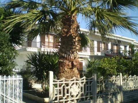 Facade/entrance, Garden