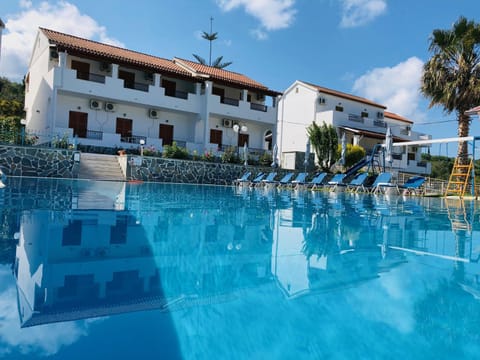 Spring, Day, Summer, Decorative detail, On site, Swimming pool