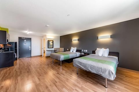 Kitchen or kitchenette, Bedroom, On site