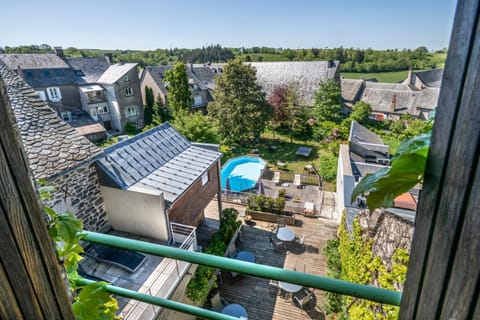 Property building, Day, Bird's eye view, Pool view, Swimming pool