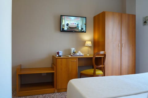 TV and multimedia, Coffee/tea facilities, Bedroom