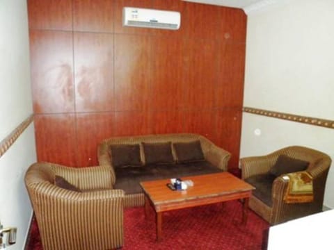 Al Farhan Hotel Suites - Al Salam Appart-hôtel in Riyadh