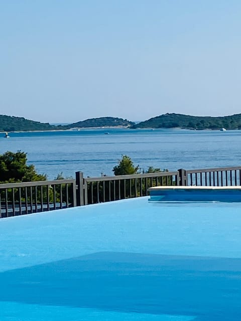Camp Panorama with pool Camping /
Complejo de autocaravanas in Zadar County