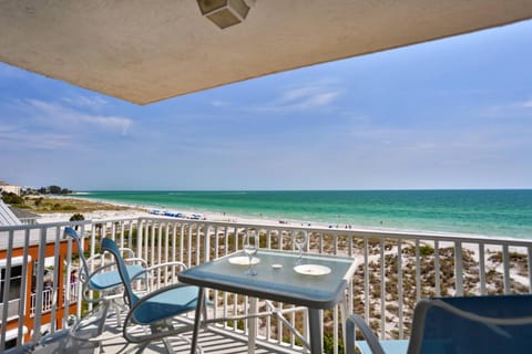 401 - Chambre House in Madeira Beach