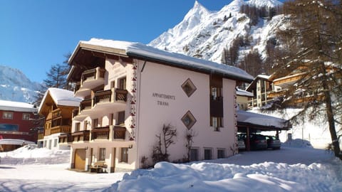 Winter, On-site shops, Skiing, View (from property/room), Balcony/Terrace, Other, Hiking, Mountain view, Area and facilities