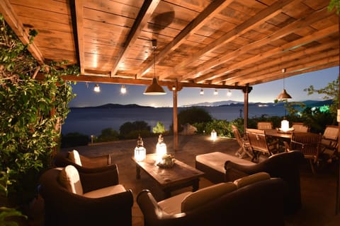 Garden, Balcony/Terrace, Seating area, Dining area, Garden view, Sea view, Sunset