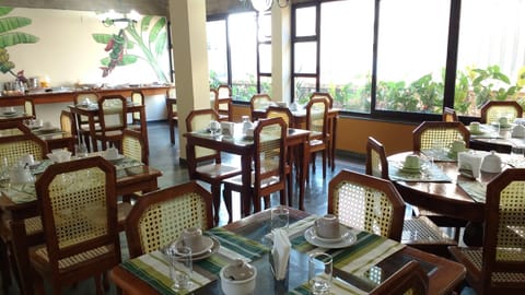 Restaurant/places to eat, Banquet/Function facilities