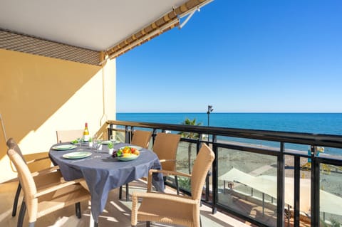 View (from property/room), Balcony/Terrace, Balcony/Terrace, Dining area, Sea view