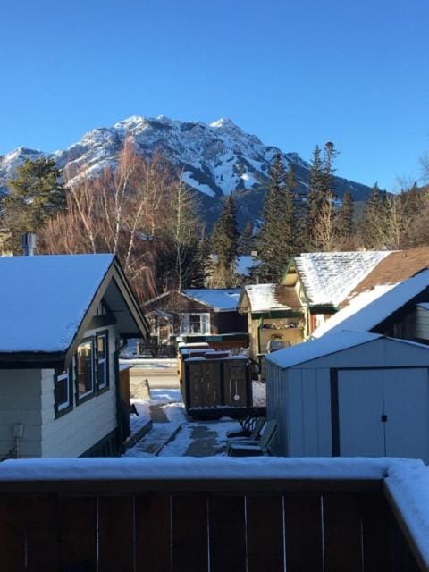 Hillside Bungalows Terrain de camping /
station de camping-car in Banff