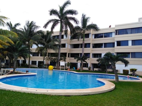 Property building, Swimming pool, Swimming pool