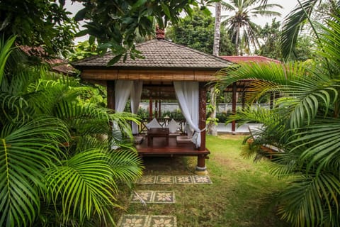 Rossa Garden Hotel Bed and Breakfast in Karangasem Regency