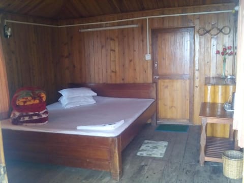 Vamoose Minivet Kolakham Vacation rental in West Bengal
