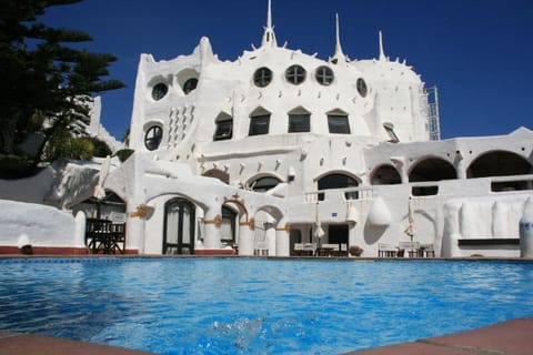 Facade/entrance, Swimming pool