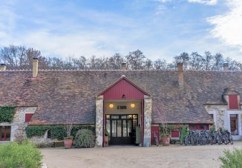 Le Barn Hotel in Île-de-France