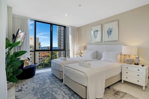 Bed, Photo of the whole room, Bedroom, City view, Sea view