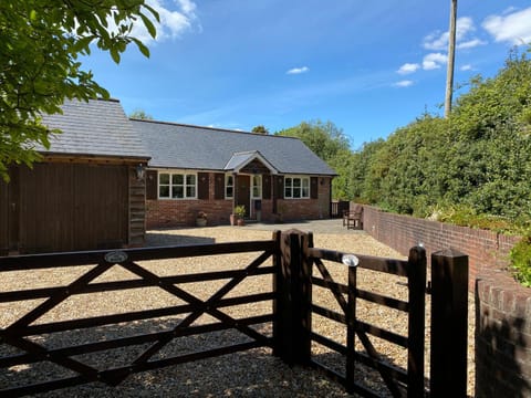 Oak Tree Cottage, Charming, Rural New Forest Home House in New Forest District