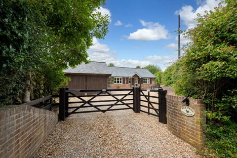 Oak Tree Cottage, Charming, Rural New Forest Home House in New Forest District