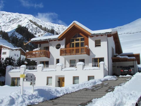 Facade/entrance, Natural landscape, On site