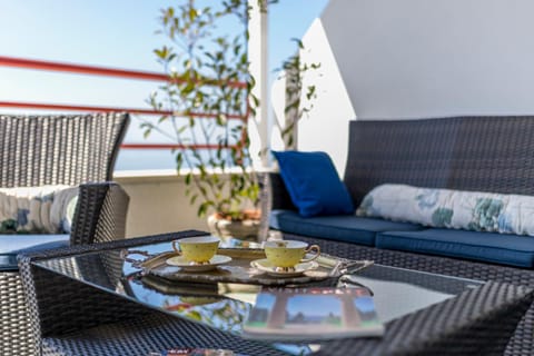 Seaside Penthouse with Hot Tub SKY LIVING Copropriété in Split